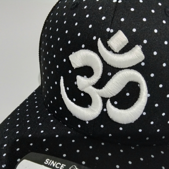 Om Aum Ohm Yoga Namaste Symbol 3D Embroidered Polka Dot Mesh Trucker Hat - Picture 3 of 11